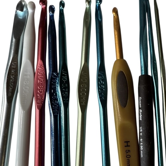11 Yarn Art Tools Misc Sized Crochet Hooks - Picture 2 of 2
